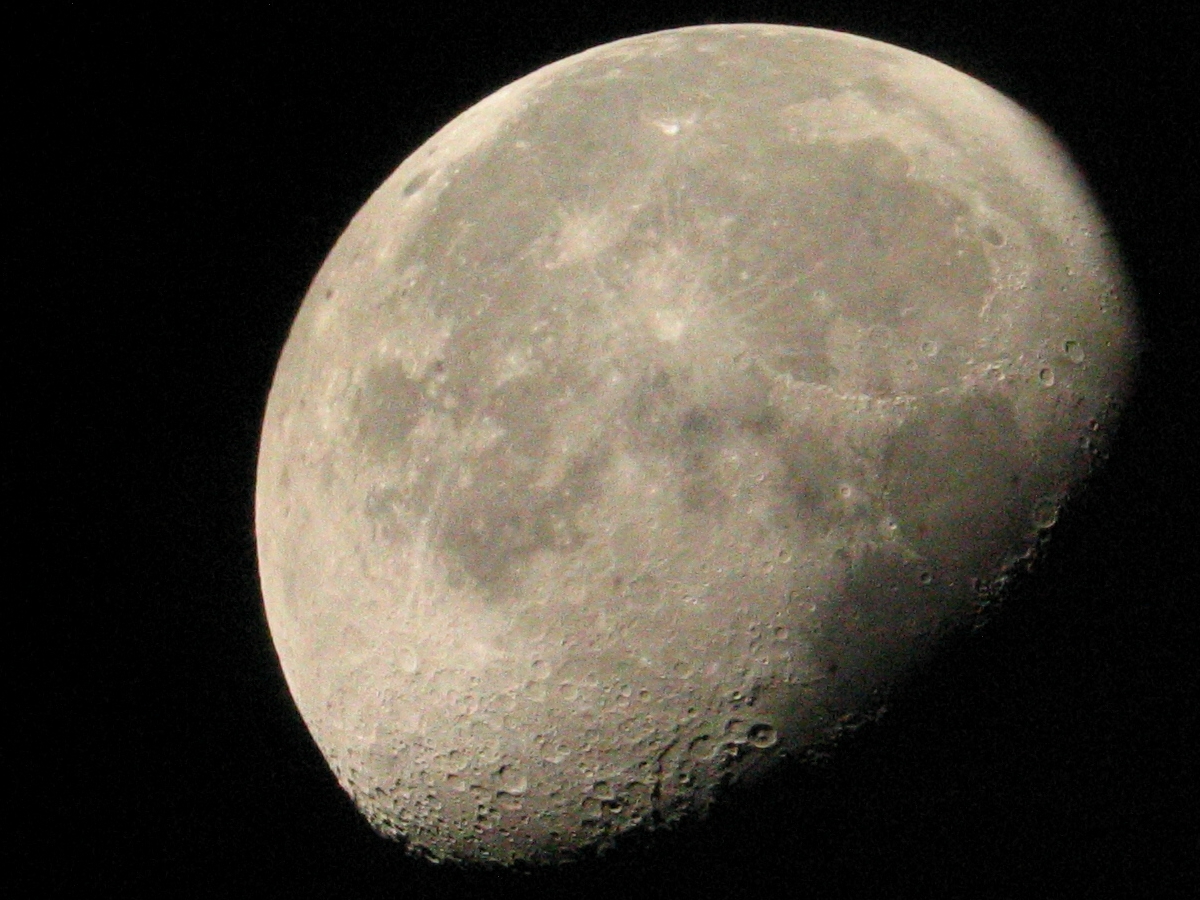 ../Images/moon 3.jpg